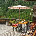 Beim Holzschnitzer-1 By Interhome